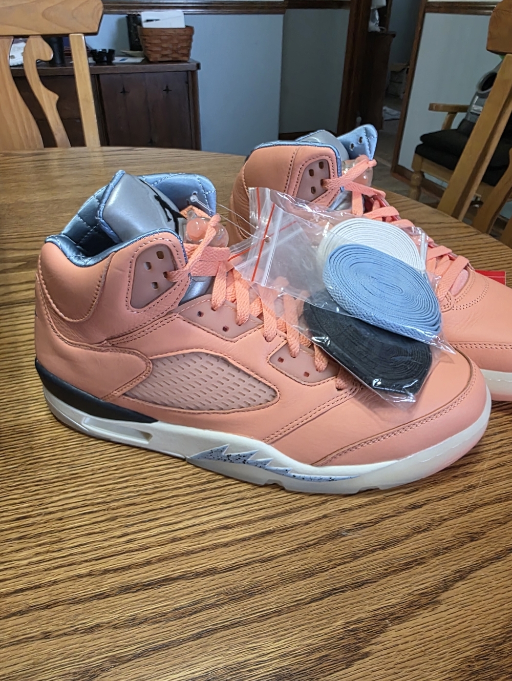 Jordan 5 Retro "We The Best" Basketball Sneakers Size 10.5m, Brand New!